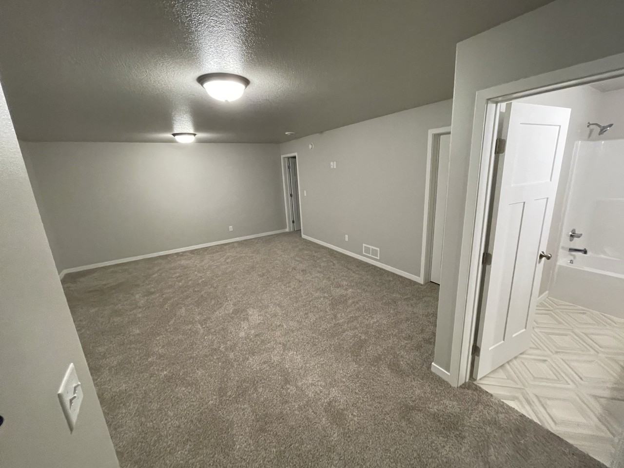 1062 Ashley Dr W #1062 - Photo 3 of 17