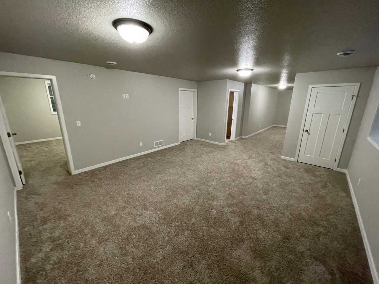 1062 Ashley Dr W #1062 - Photo 4 of 17