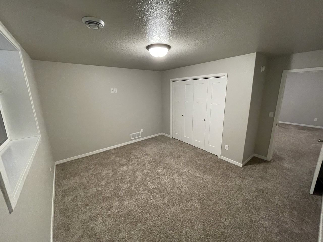 1062 Ashley Dr W #1062 - Photo 5 of 17