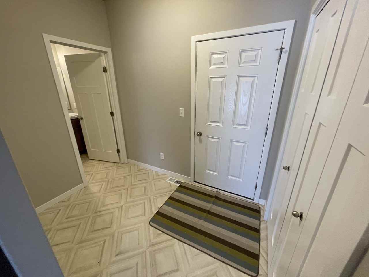 1062 Ashley Dr W #1062 - Photo 7 of 17