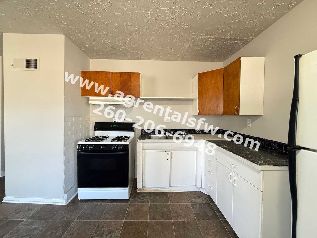 4848 Mcclellan St - Photo 3 of 13