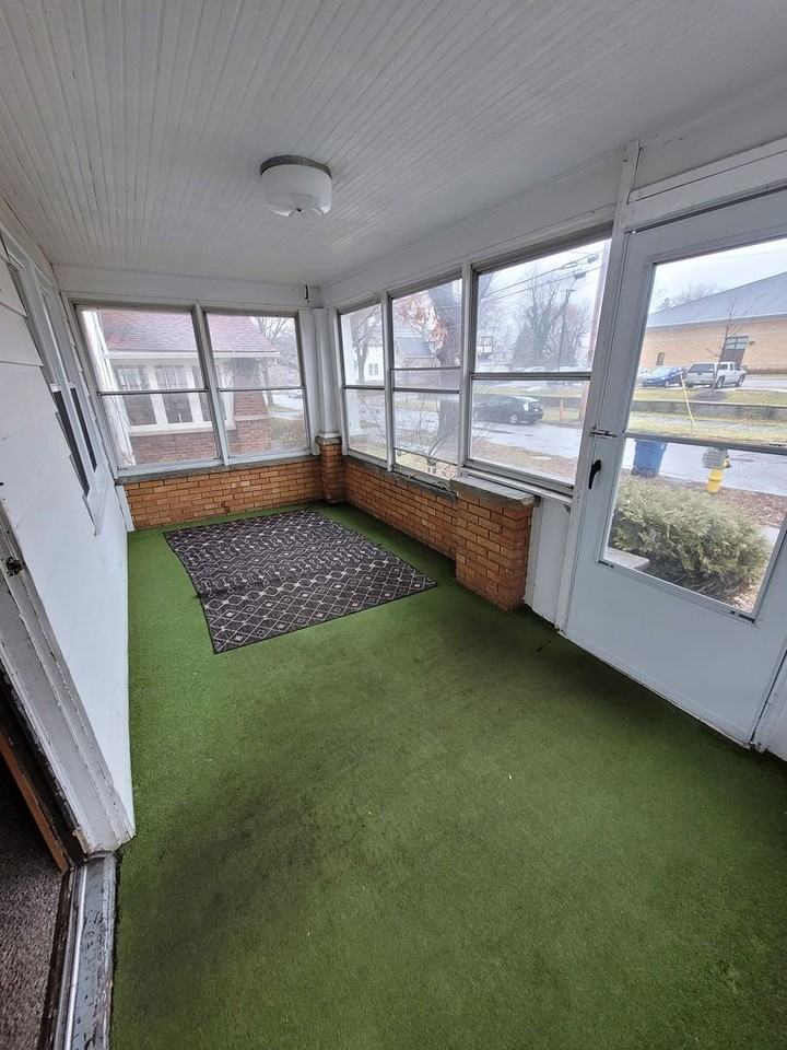 138 Buttonwood Ave - Photo 3 of 19