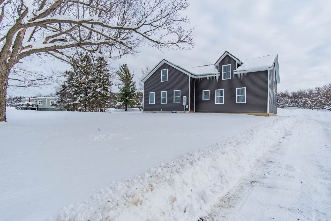 26226 Ridge Rd - Photo 3 of 42