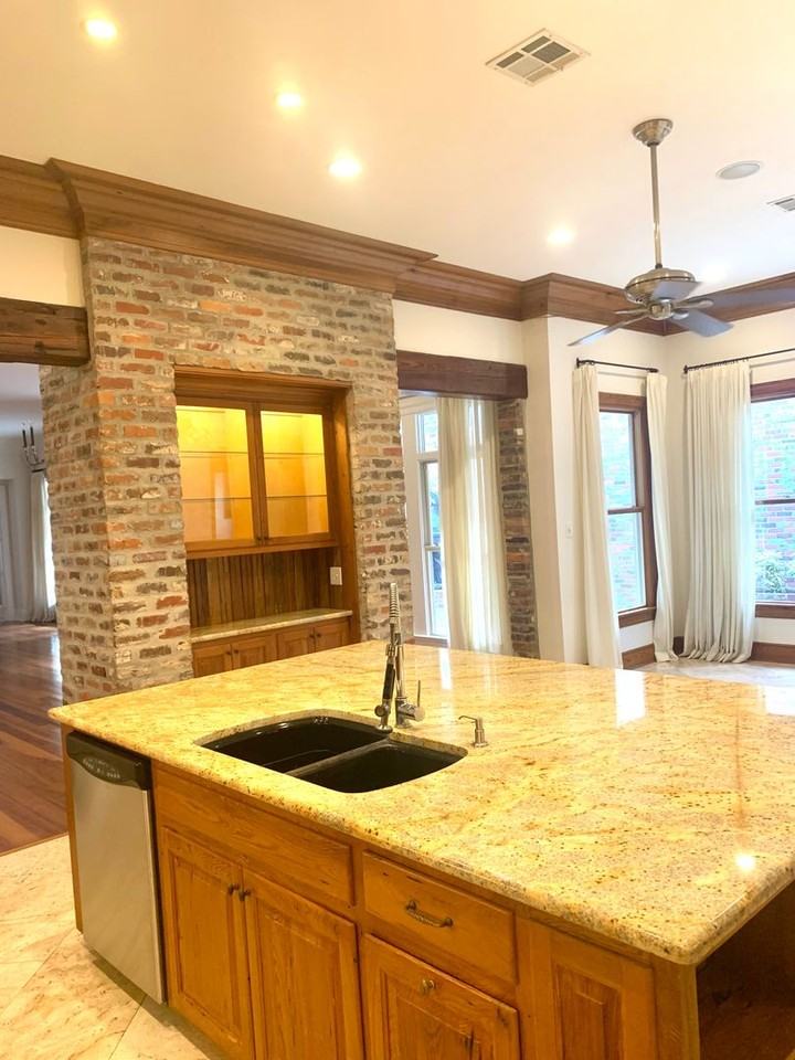 2724 Bocage Lake Dr - Photo 2 of 17