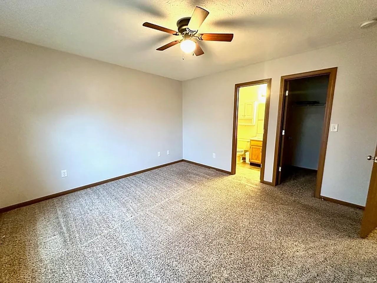 911 Braxton Dr N - Photo 6 of 12