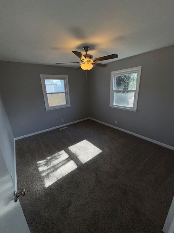 3017 E Riverside Dr - Photo 4 of 10