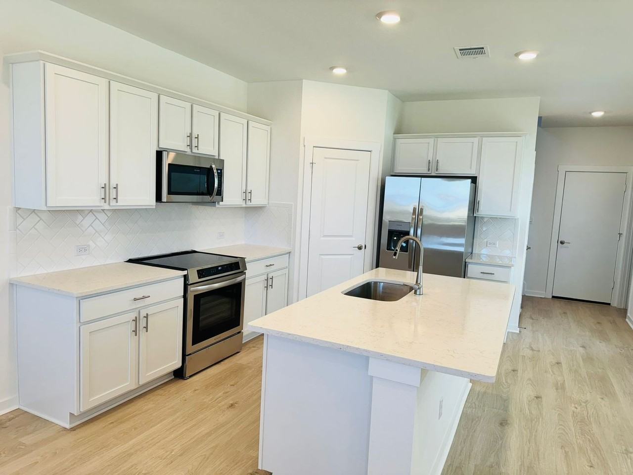 2405 Wallin Bradley Dr - Photo 6 of 17