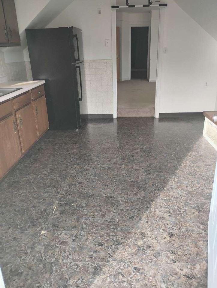 128 N Gallatin Ave #B - Photo 4 of 7