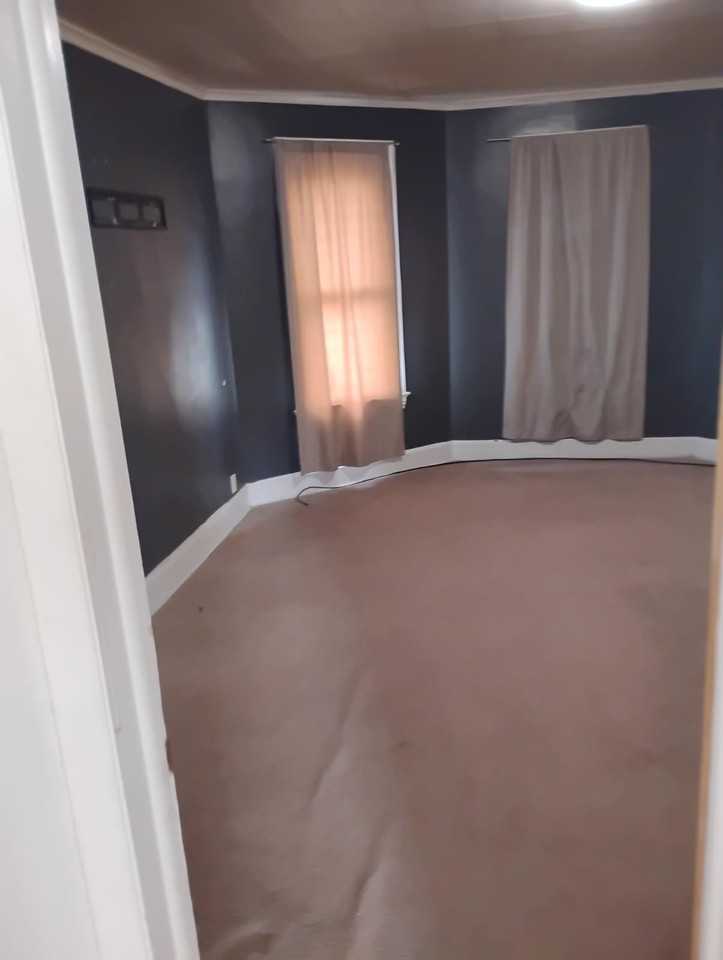 128 N Gallatin Ave #B - Photo 6 of 7