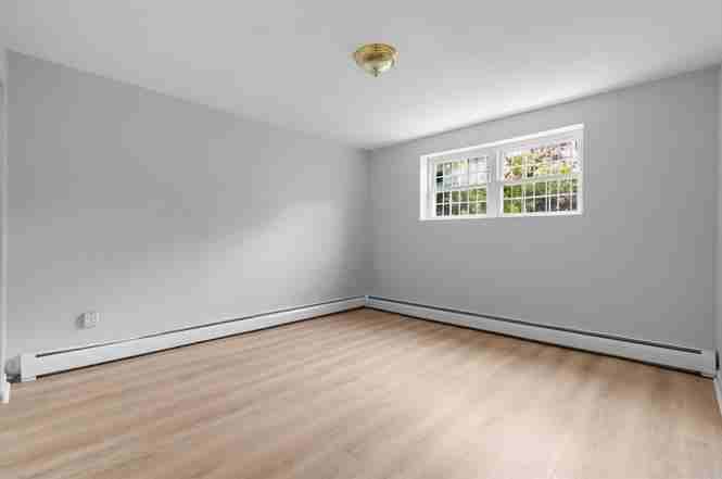 4 Robinwood Ave #2 - Photo 6 of 36