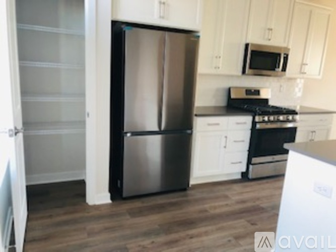 917 Magnolia Ln #917 - Photo 3 of 7