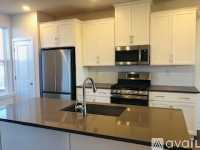 917 Magnolia Ln #917 - Photo 4 of 7