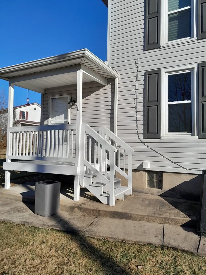 309 Anderson Ave - Photo 2 of 10