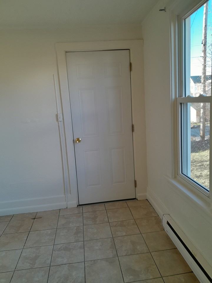 309 Anderson Ave - Photo 6 of 10