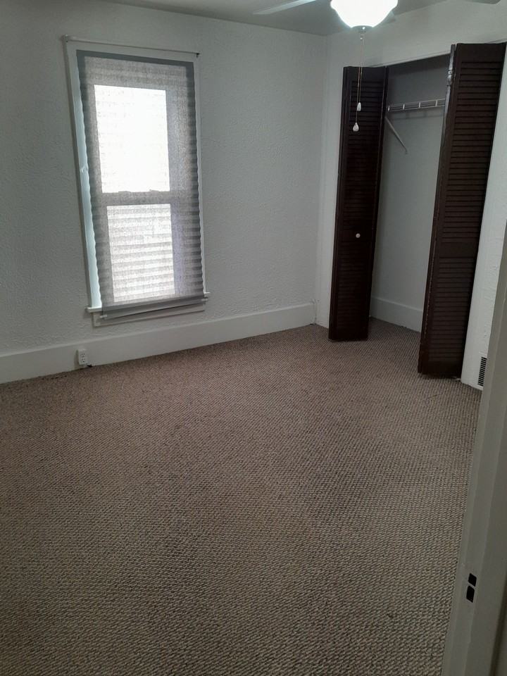309 Anderson Ave - Photo 7 of 10