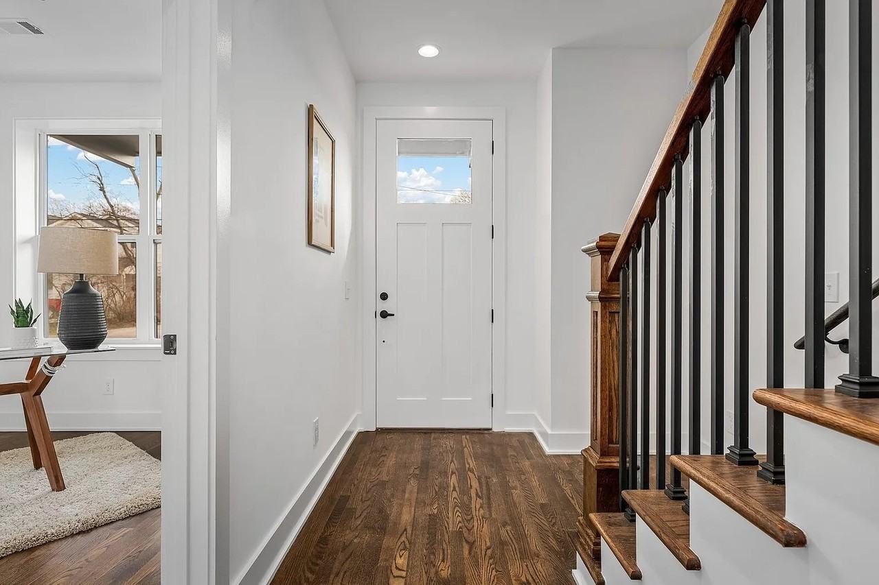 611 Vernon Ave #C - Photo 2 of 25