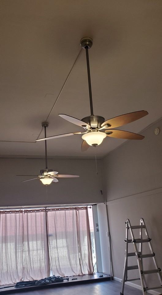 621 W Market St #1 - Photo 3 of 9