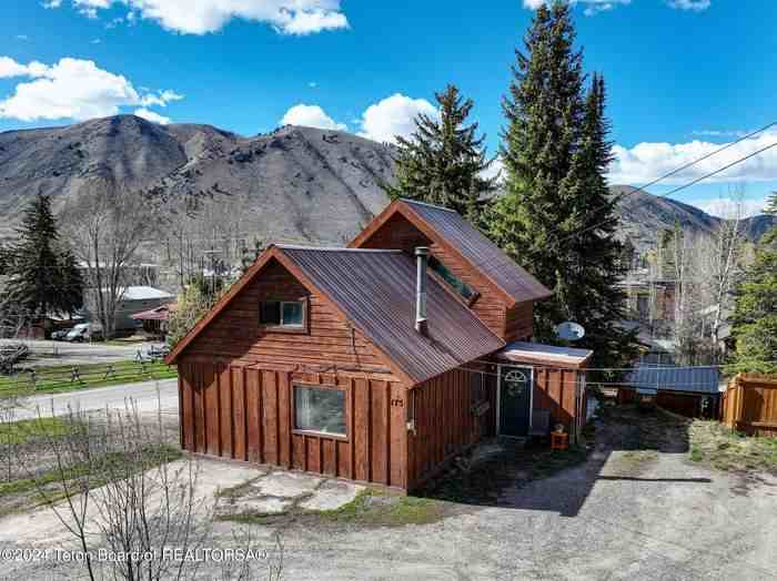 175 Pine Dr #1 - Photo 2 of 11