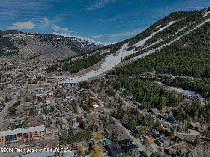 175 Pine Dr #1 - Photo 3 of 11