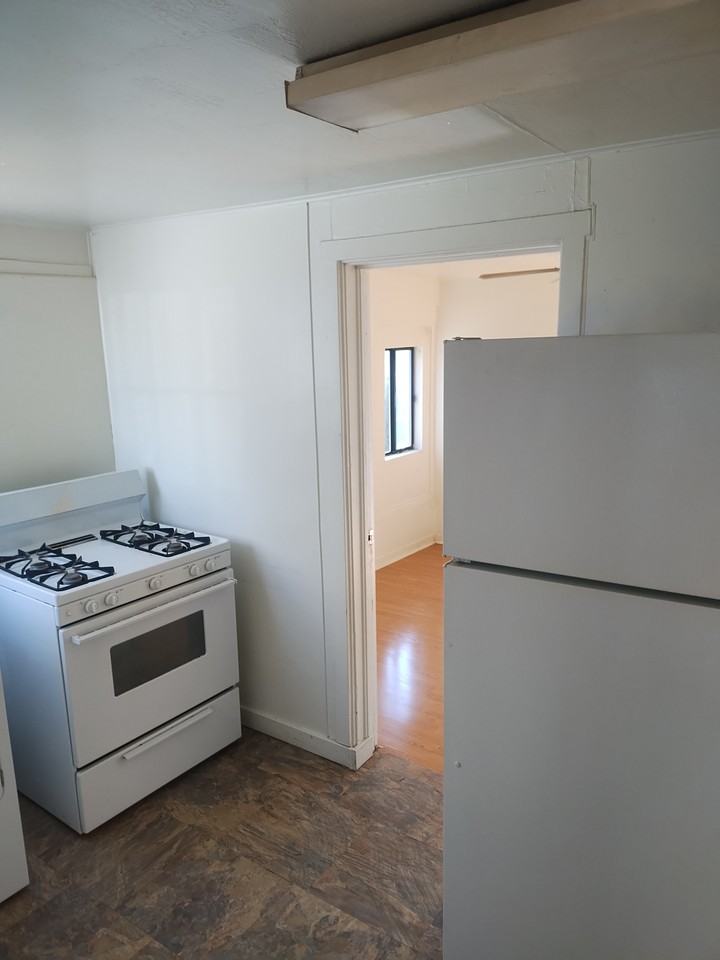 707 Pennsylvania St #2 - Photo 2 of 19