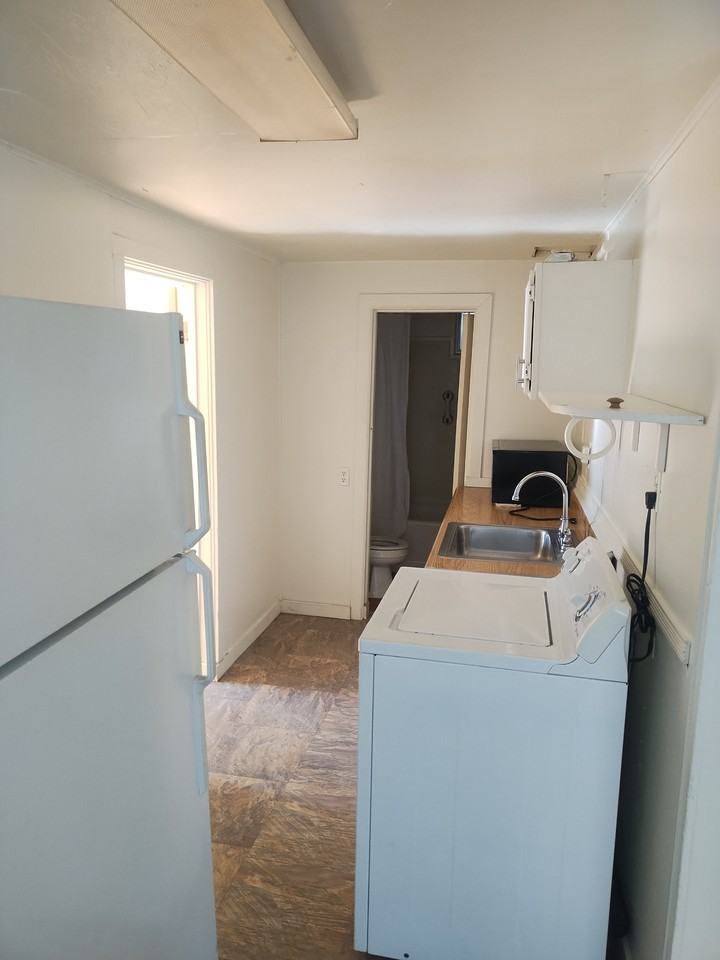 707 Pennsylvania St #2 - Photo 3 of 19