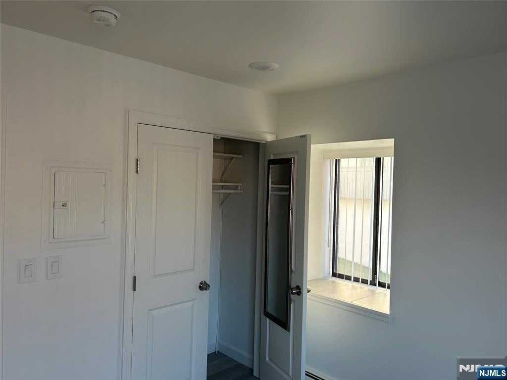 101 W Ridge Mews - Photo 3 of 11