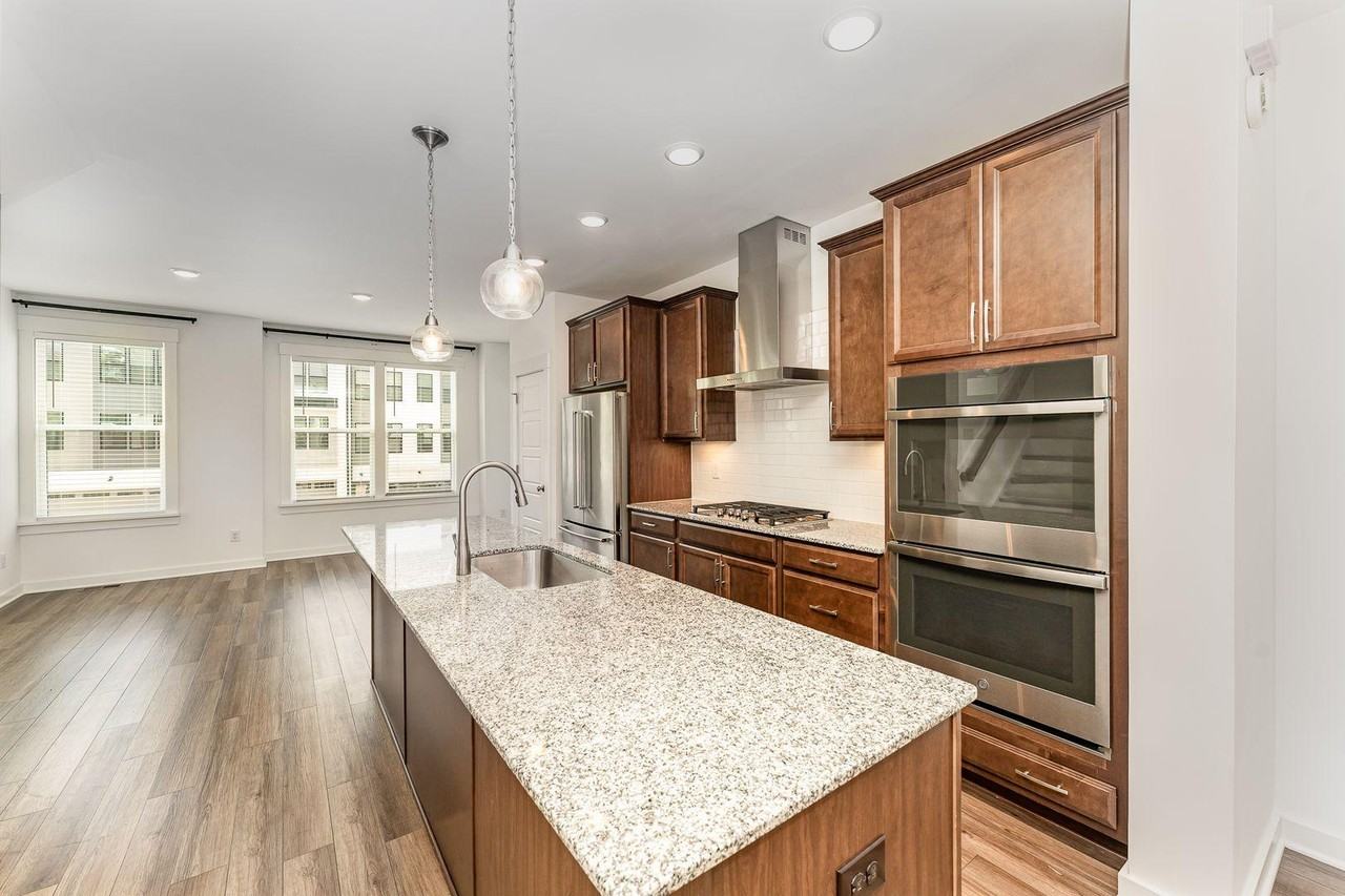 1106 Kiernan Grove Ln - Photo 6 of 31