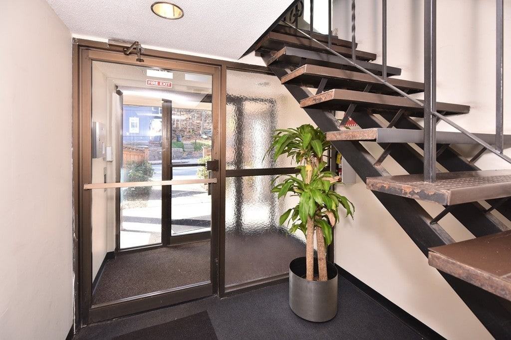 10 Main St - Photo 2 of 23