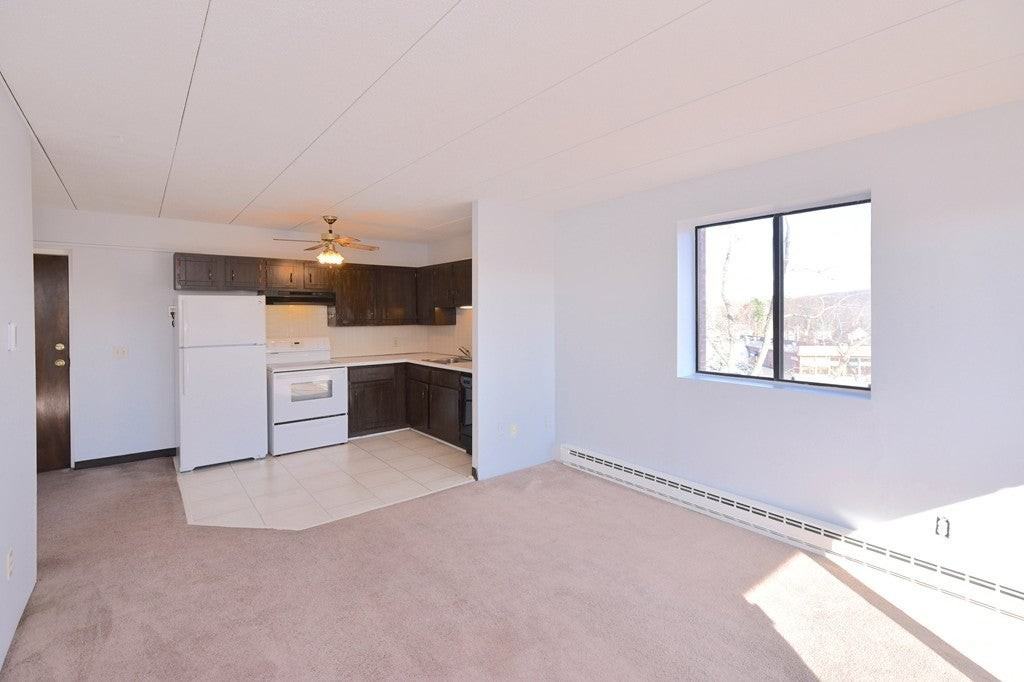 10 Main St - Photo 5 of 23