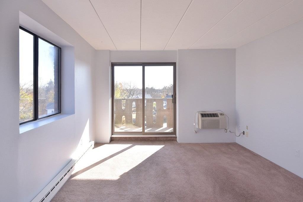 10 Main St - Photo 7 of 23