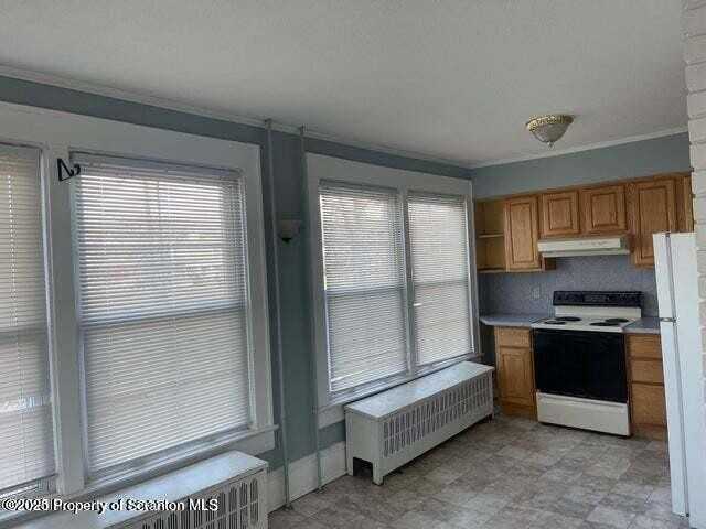 1439 Wyoming Ave - Photo 2 of 7