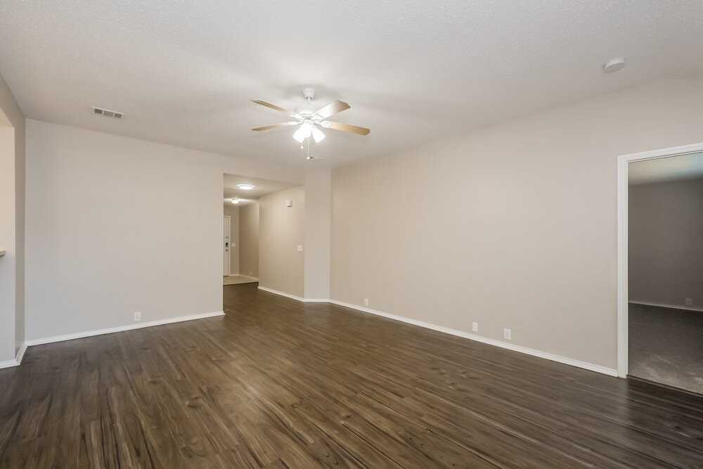 1416 Mosscreek Drive - Photo 4 of 16