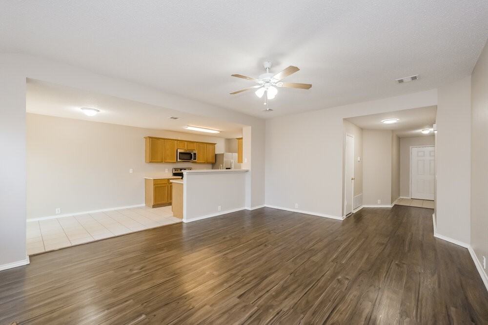 1416 Mosscreek Drive - Photo 5 of 16