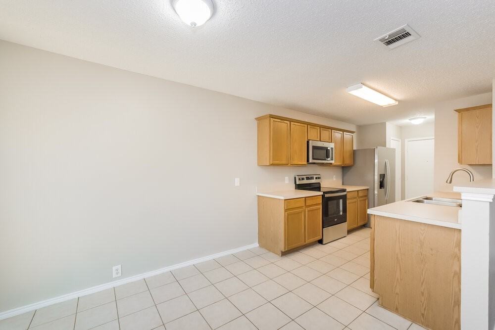 1416 Mosscreek Drive - Photo 7 of 16