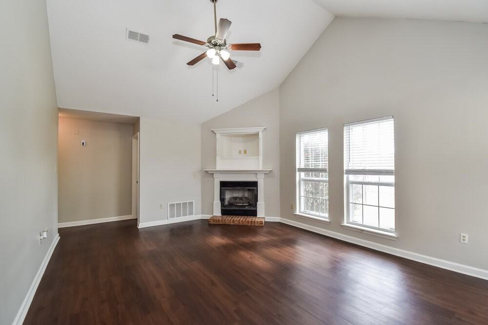 200 Gaslight Cv - Photo 5 of 17