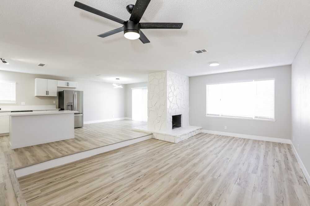 205 Steeler Dr - Photo 3 of 16