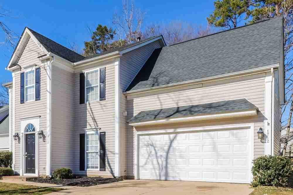 1712 Silverberry Ct - Photo 4 of 17