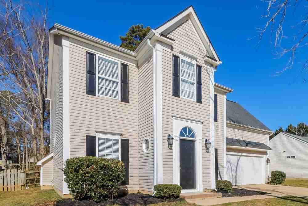 1712 Silverberry Ct - Photo 5 of 17