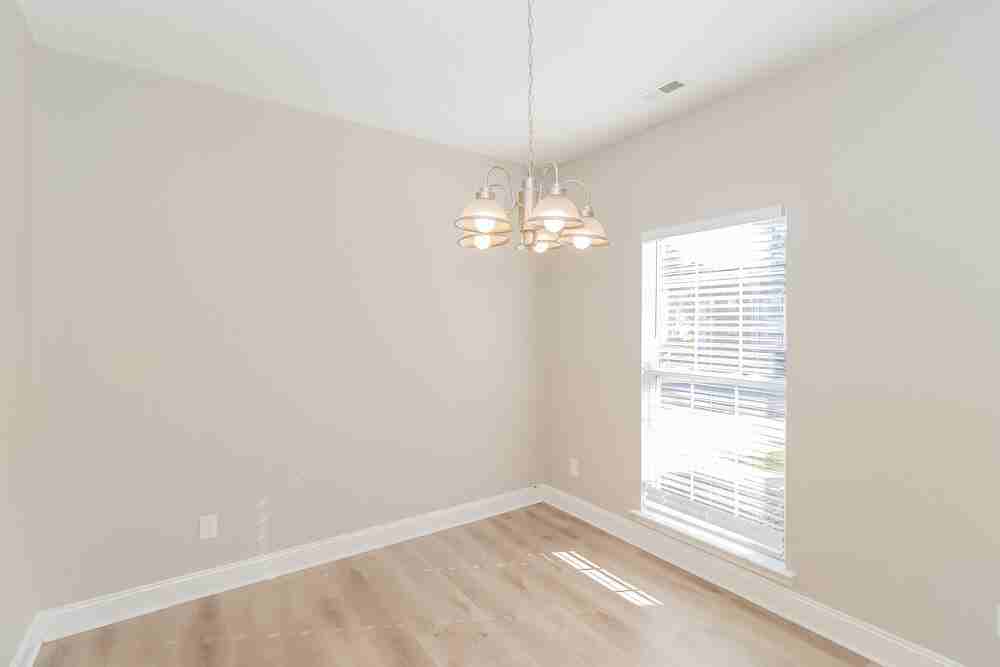 1712 Silverberry Ct - Photo 7 of 17