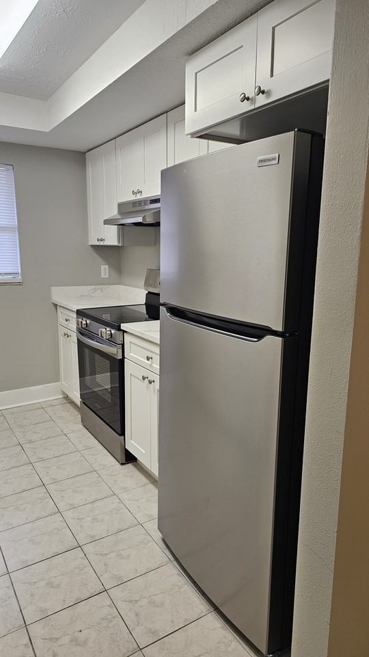 705 James Street #3 - Photo 5 of 13