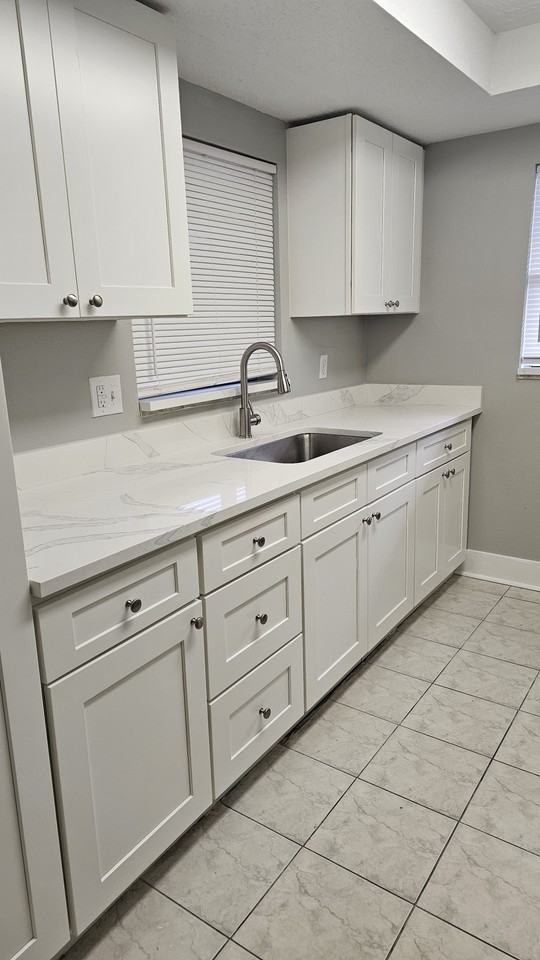 705 James Street #3 - Photo 7 of 13