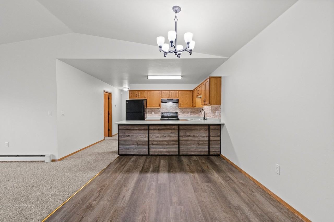 Regency Heights - Photo 6 of 28
