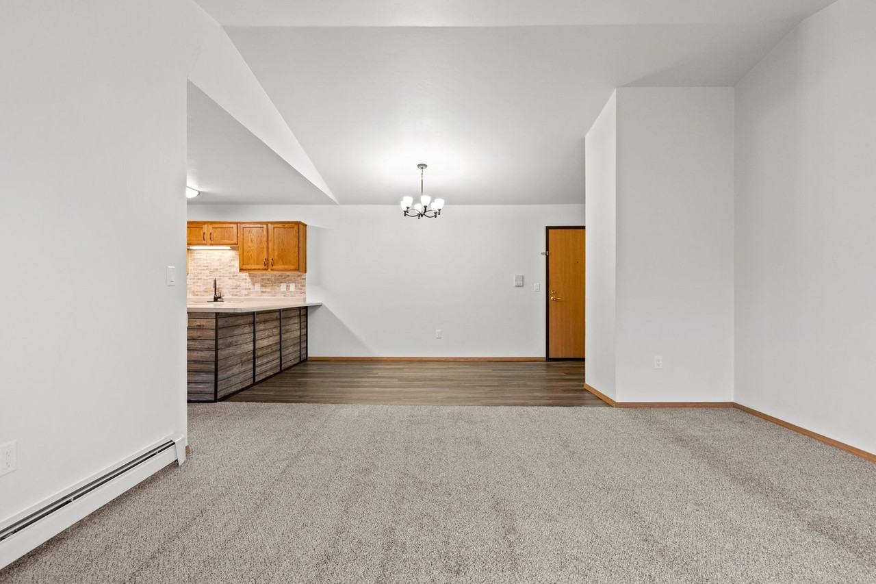 Regency Heights - Photo 7 of 28