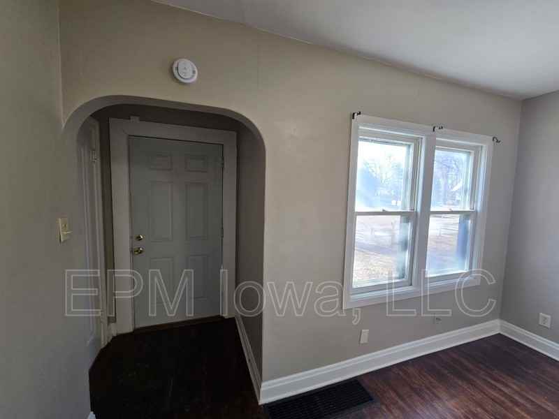 511 Ricker St - Photo 2 of 18