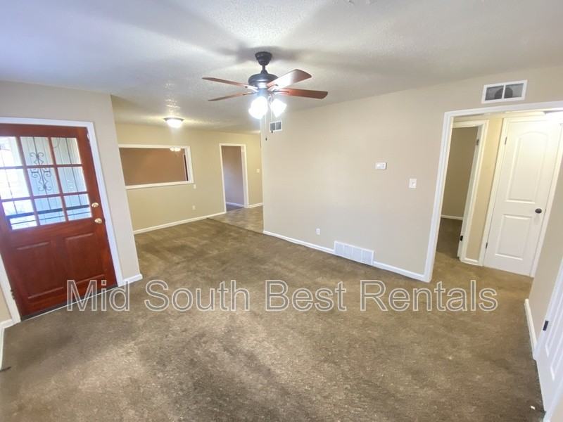 257 Granville Ave - Photo 2 of 11