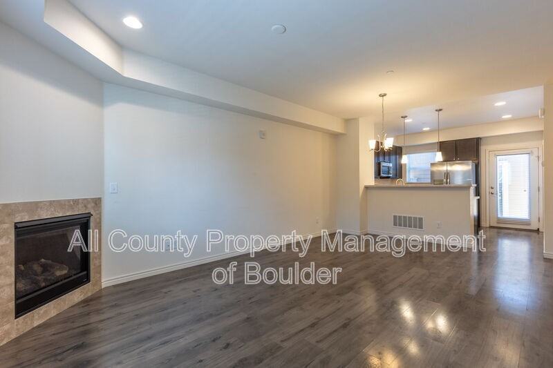 1319 S Collyer St #H - Photo 2 of 18