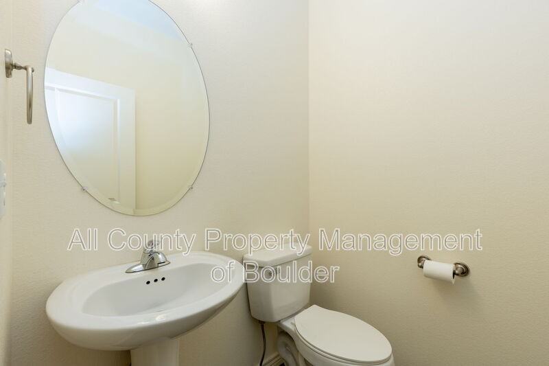 1319 S Collyer St #H - Photo 5 of 18