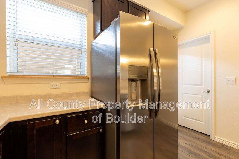 1319 S Collyer St #H - Photo 7 of 18