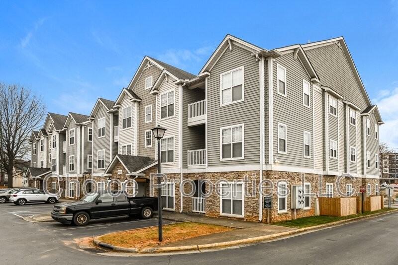 1212 Duncan Gardens Dr #6 - Photo 2 of 27