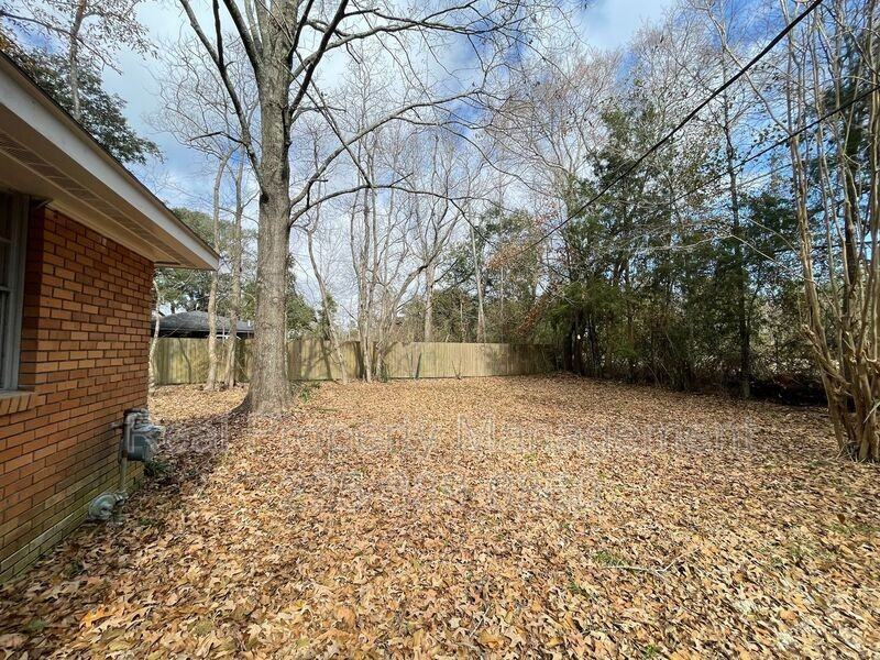 14158 Greenwell Springs Rd - Photo 3 of 15